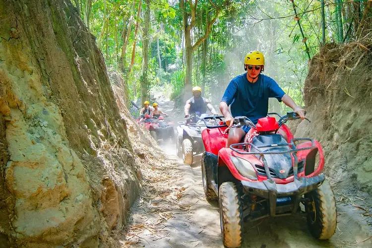 Rasakan petualangan seru mengendarai ATV melewati jalur pedesaan, air terjun, persawahan, sungai, terowongan, dan kubangan lumpur. Beragam jalur yang menantang akan membuat pengalaman liburan Anda semakin seru dan tak terlupakan.